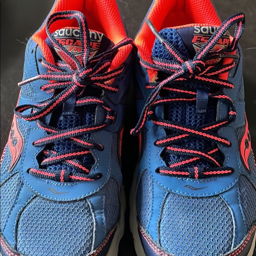 Saucony size 7.5 womens athletic shoe